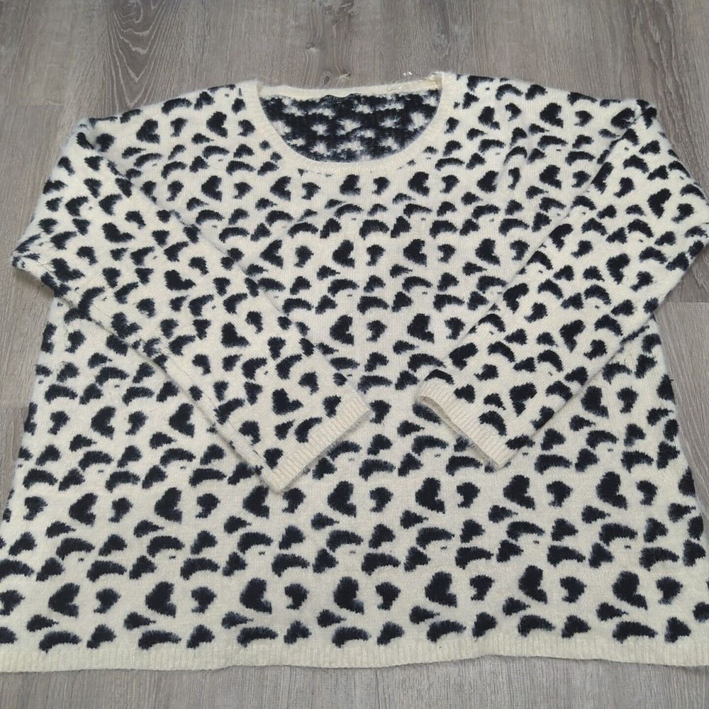 Glitzy Girl Women's 3X Black & Off White Leopard‎ Print Heavyweight Sweater 520